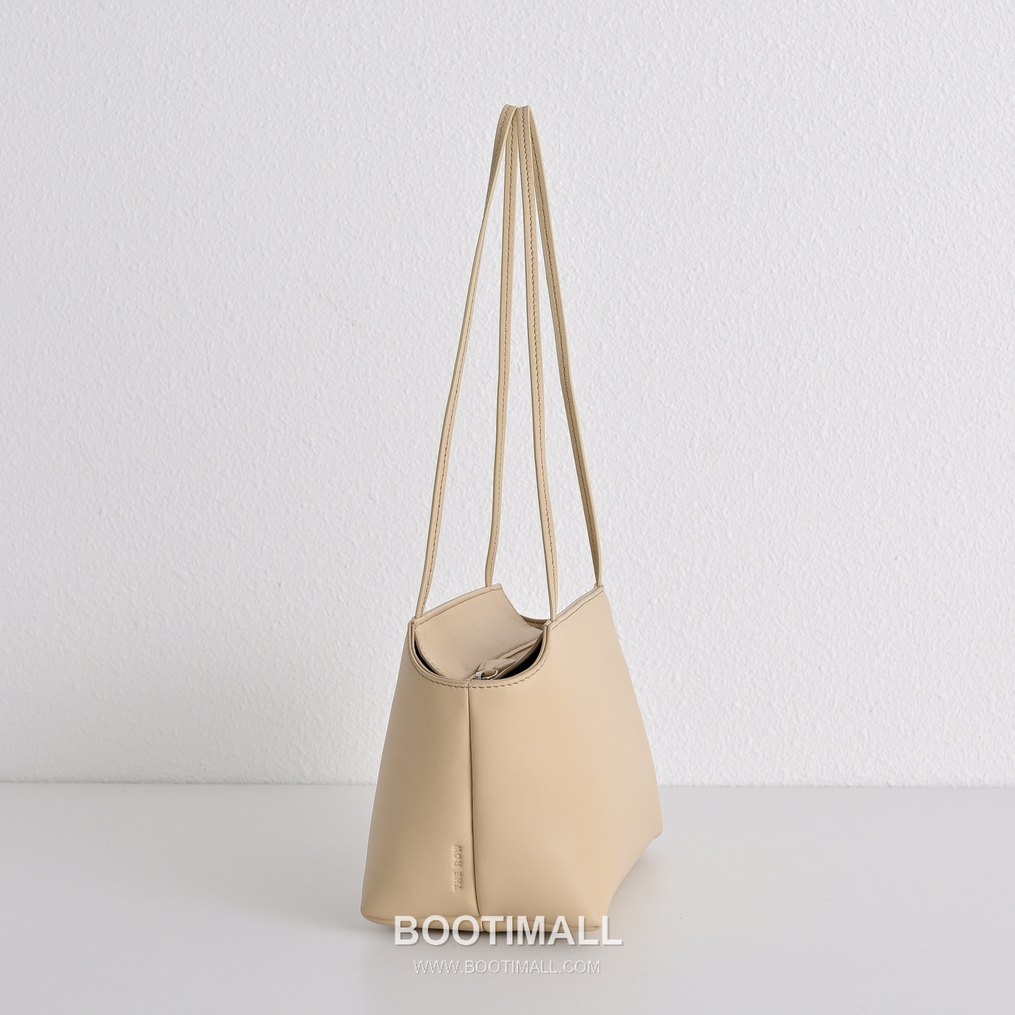 The Row Terrasse Lambskin Crossbody Bag with Strap Detail 더로우 테라스 램스킨 스트랩 숄더백 27cm 3