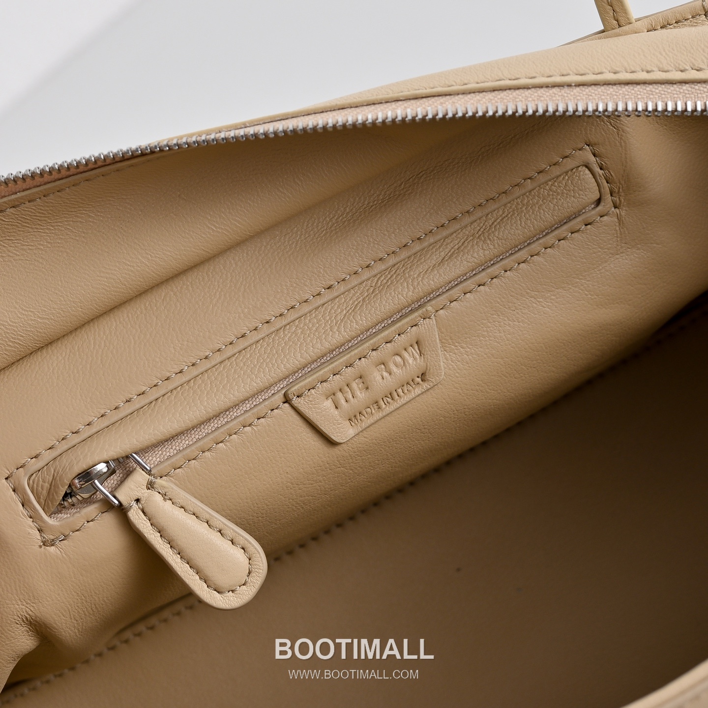 The Row Terrasse Lambskin Crossbody Bag with Strap Detail 더로우 테라스 램스킨 스트랩 숄더백 27cm 7