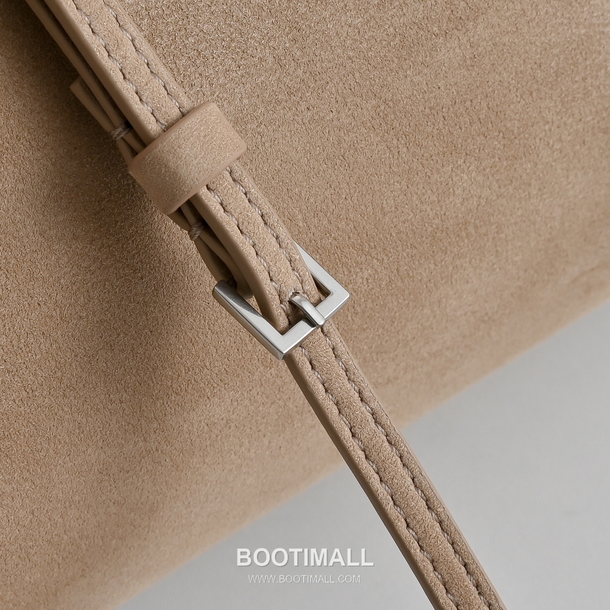 The Row 90s Lambskin Crossbody Bag with Zip Closure Detail 더로우 90s 램스킨 지퍼 클로저 크로스백 21cm 7