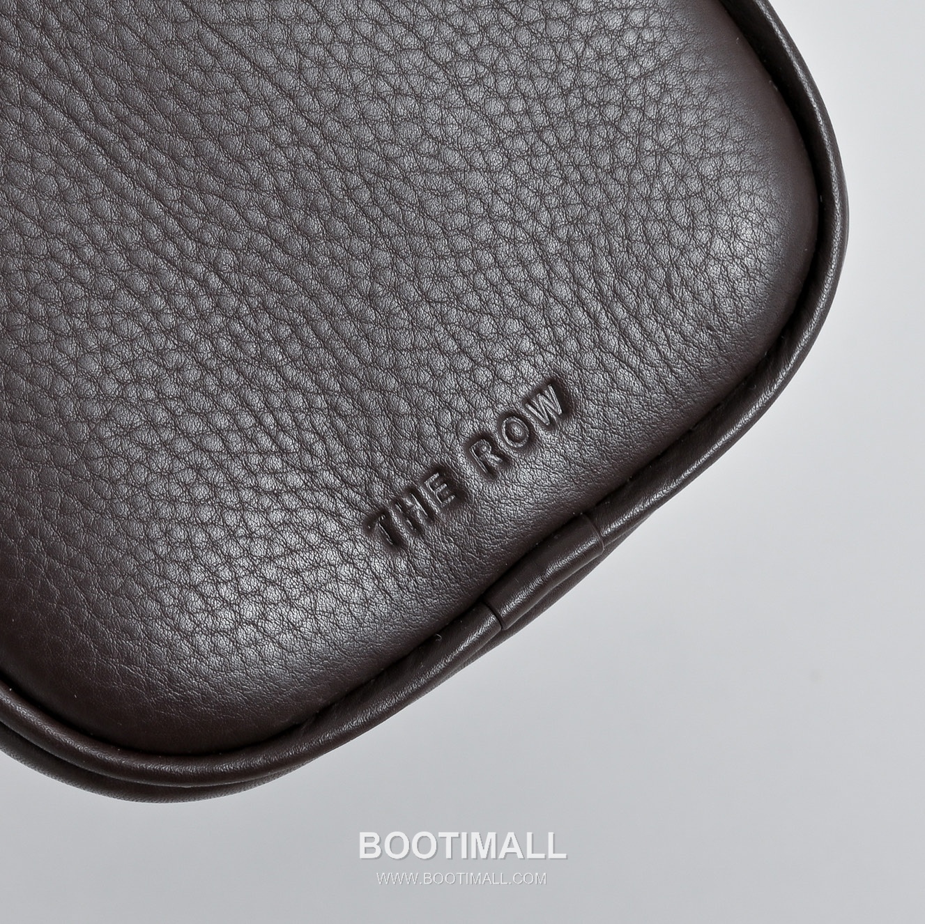 The Row 90s Lambskin Crossbody Bag with Zip Closure Detail 더로우 90s 램스킨 지퍼 클로저 크로스백 21cm 6