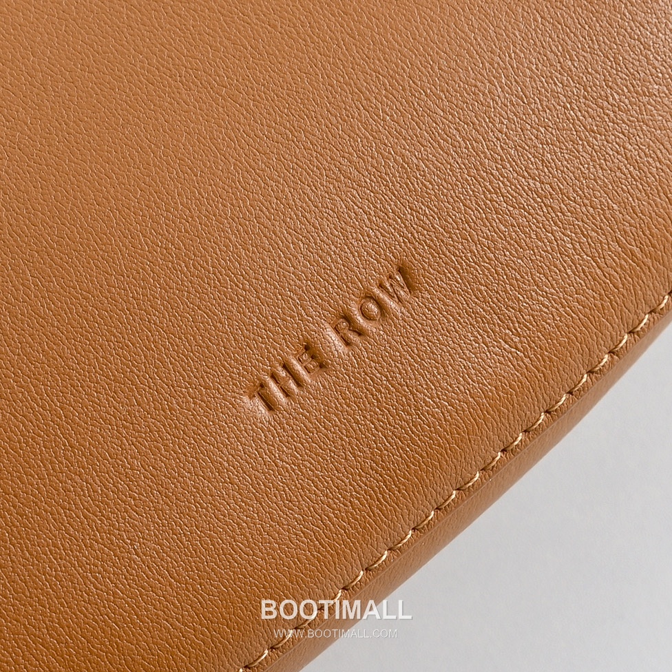 The Row Allie Calfskin Shoulder Bag with Adjustable Strap Detail 더로우 알리 카프스킨 조절 스트랩 숄더백 42cm 6