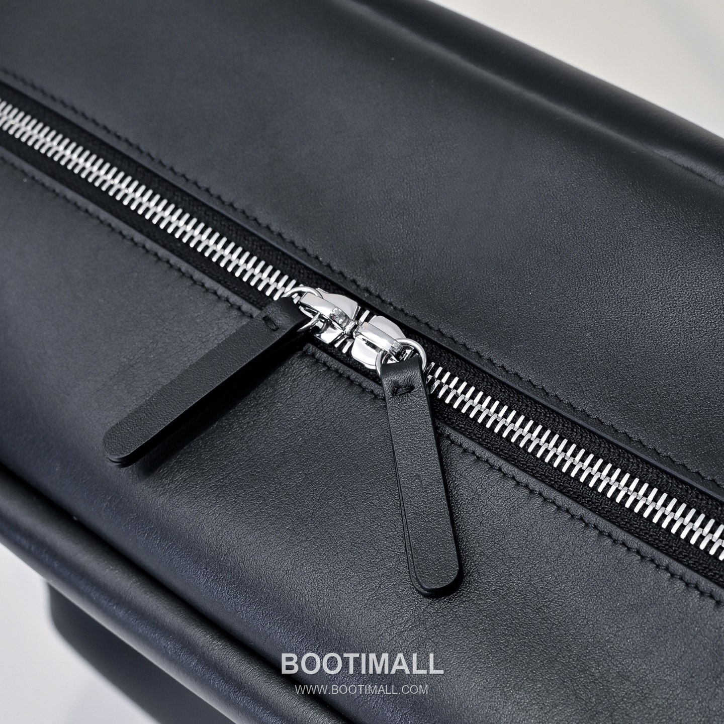 The Row Henri Calfskin Tote Bag with Soft Structure Detail 더로우 앙리 카프스킨 소프트 스트럭처 토트백 27cm 5