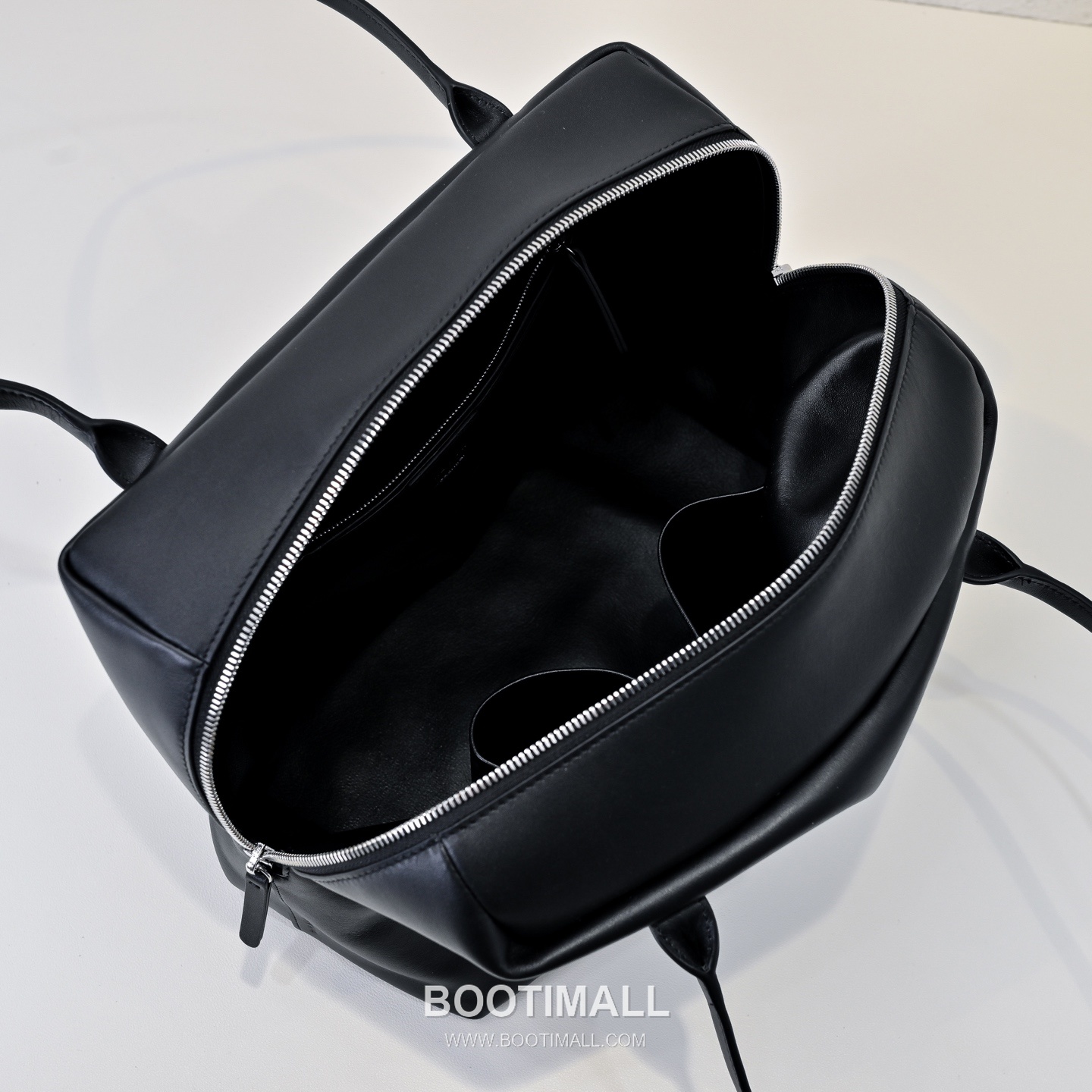 The Row Henri Calfskin Tote Bag with Soft Structure Detail 더로우 앙리 카프스킨 소프트 스트럭처 토트백 27cm 6