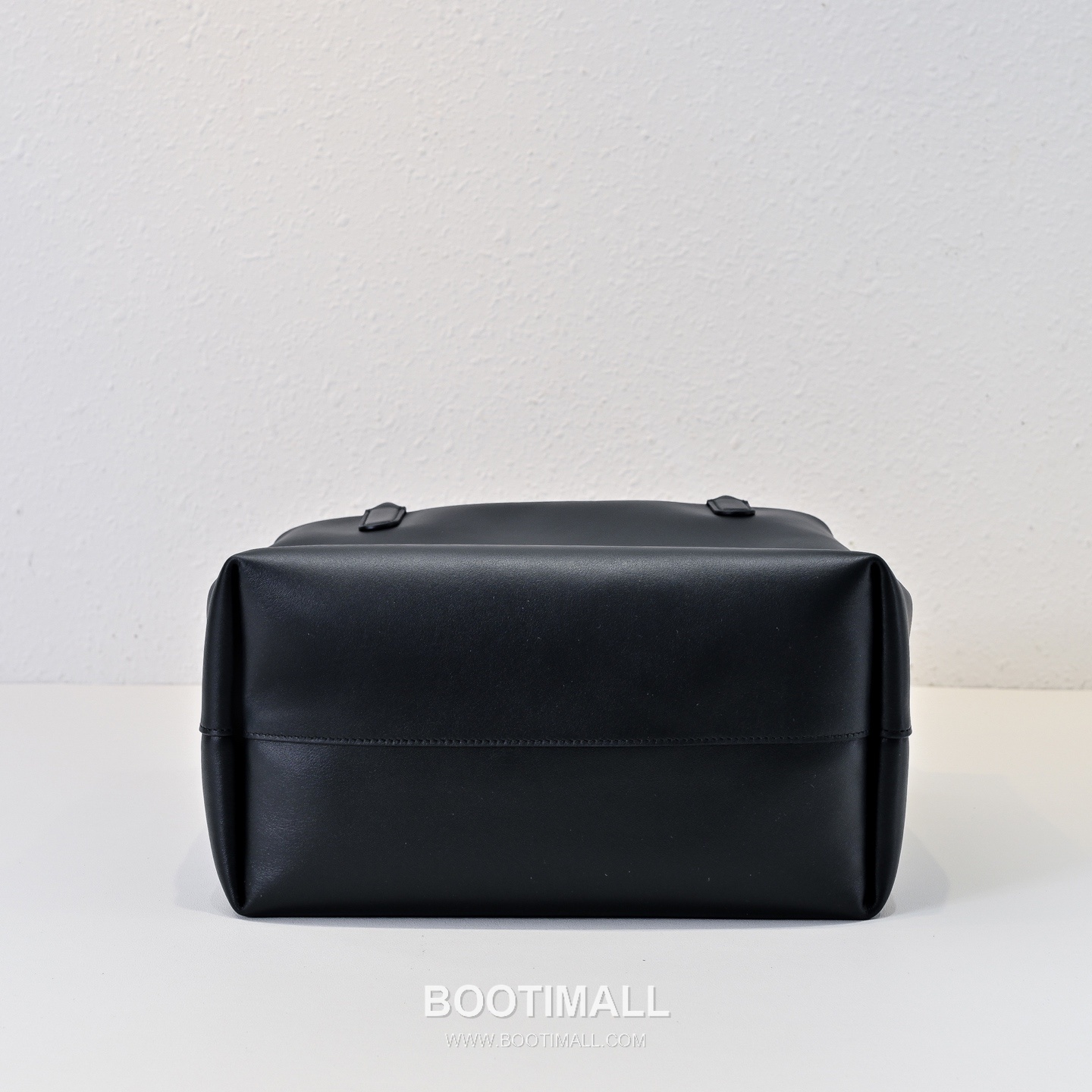 The Row Henri Calfskin Tote Bag with Soft Structure Detail 더로우 앙리 카프스킨 소프트 스트럭처 토트백 27cm 9