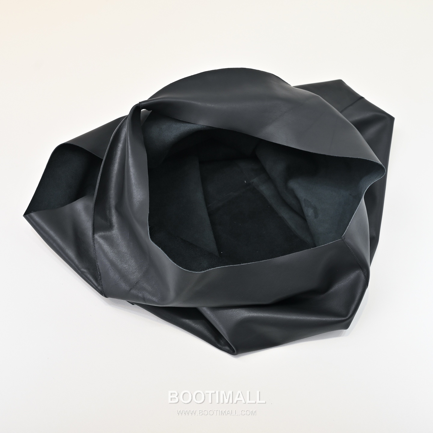 The Row Bindle Calfskin Hobo Bag with Seam Detail 더로우 바인들 카프스킨 심 디테일 호보백 43cm 6