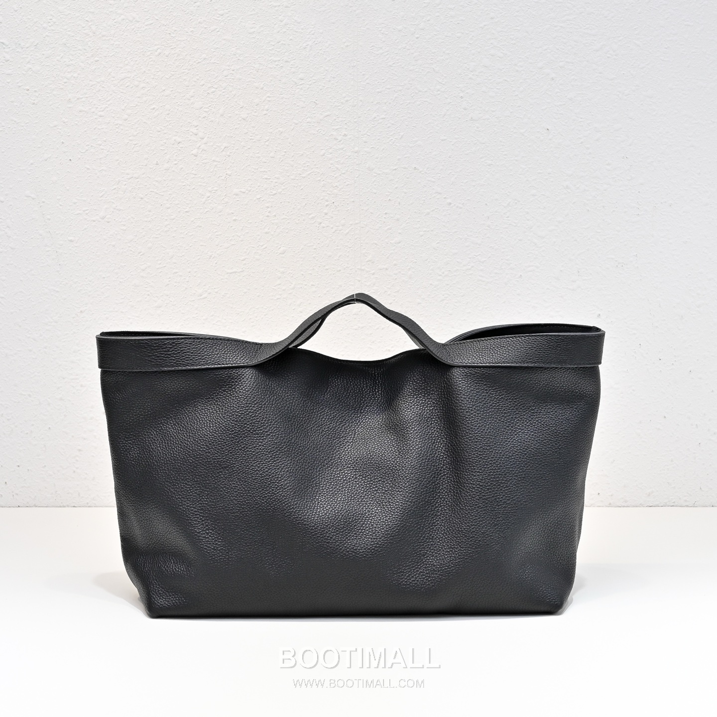 The Row Calfskin Tote Bag with Inner Pouch Detail 더로우 카프스킨 이너 파우치 토트백 36cm 2