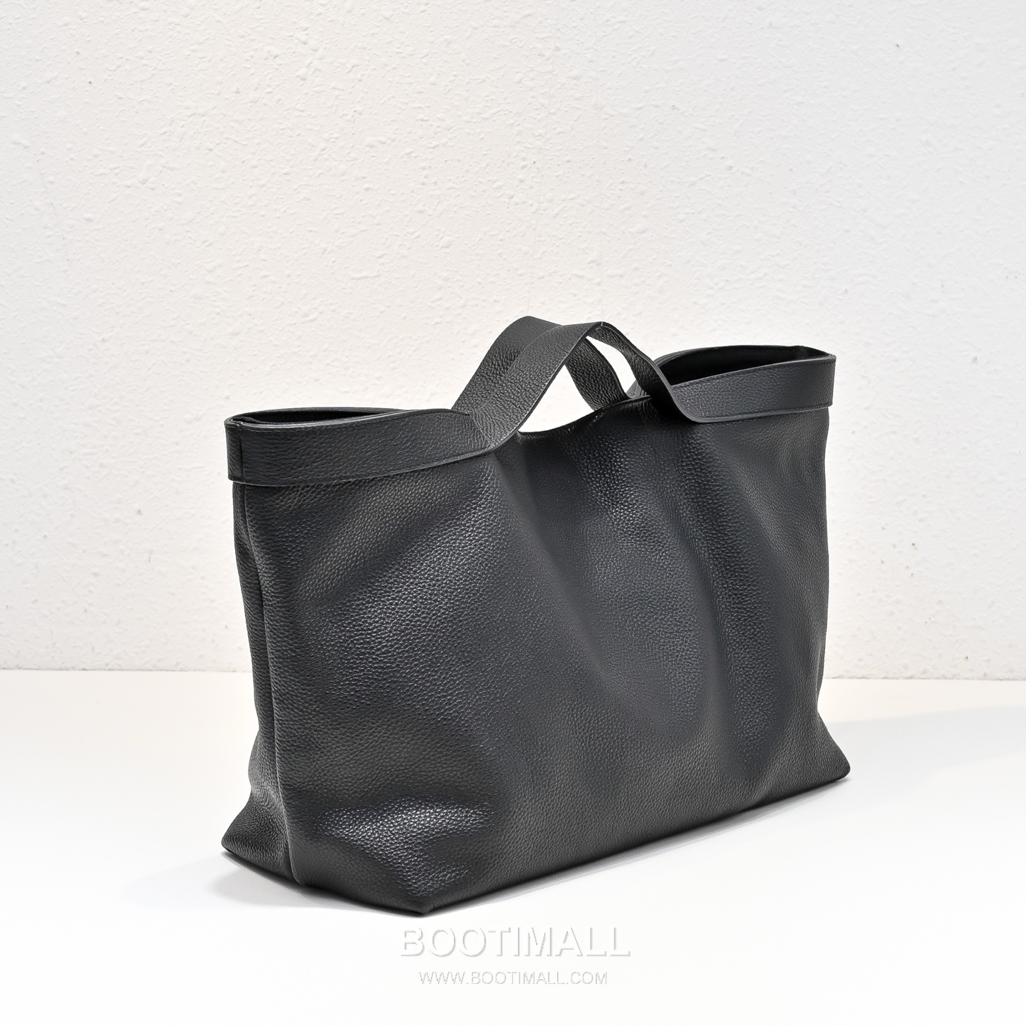The Row Calfskin Tote Bag with Inner Pouch Detail 더로우 카프스킨 이너 파우치 토트백 36cm 3