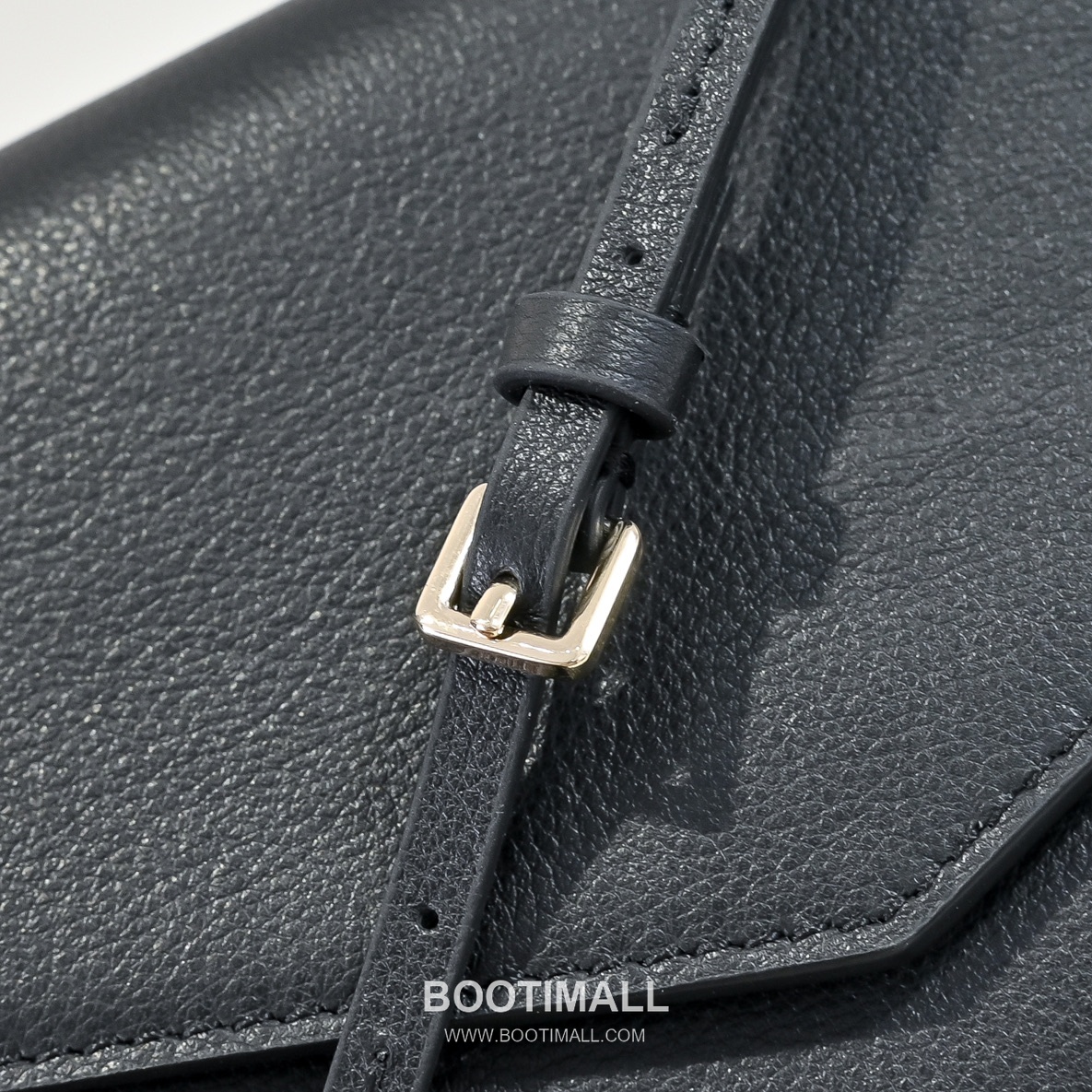The Row Calfskin Envelope Clutch Bag with Chain Strap Detail 더로우 카프스킨 체인 스트랩 엔벨로프 클러치백 19cm 4