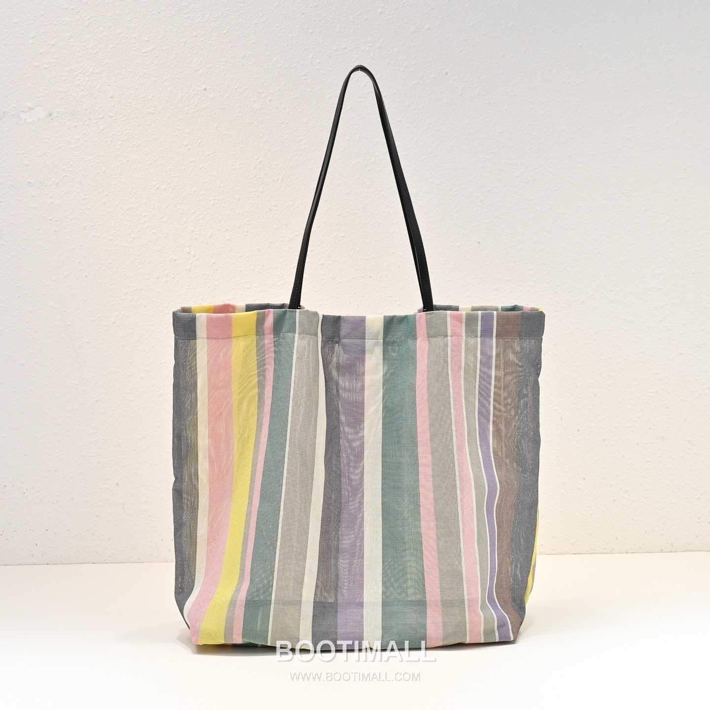 The Row PVC PET Tote Bag with Lambskin Strap Detail 더로우 PVC PET 램스킨 스트랩 토트백 48cm 2