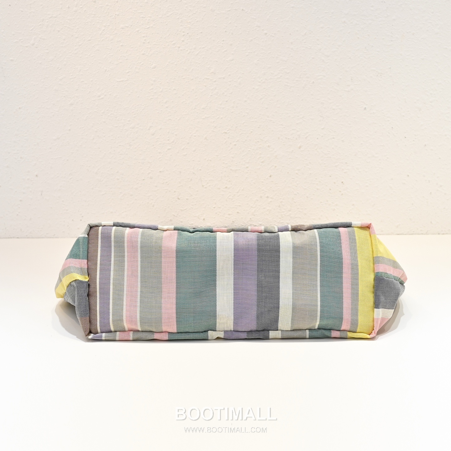 The Row PVC PET Tote Bag with Lambskin Strap Detail 더로우 PVC PET 램스킨 스트랩 토트백 48cm 9