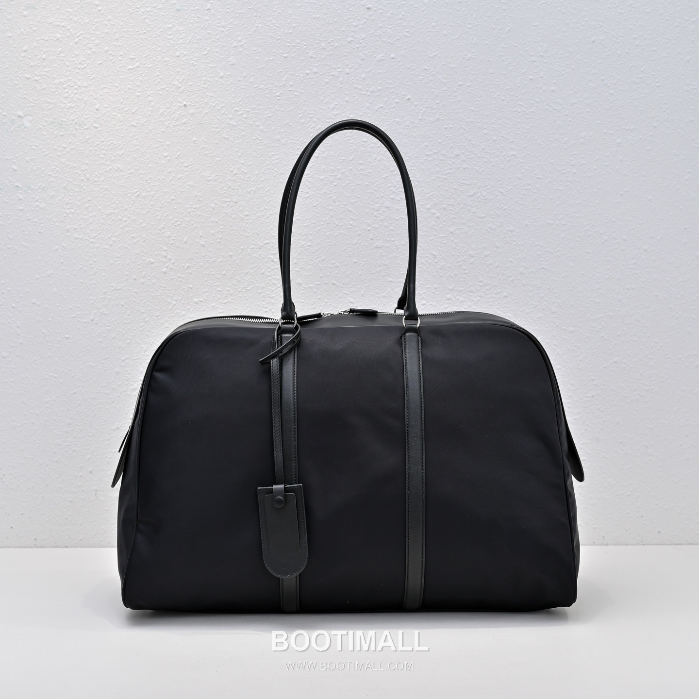 The Row Myles Nylon Duffle Bag with Calfskin Trim Detail 더로우 마일스 나일론 카프스킨 트림 더플 토트백 51cm 1