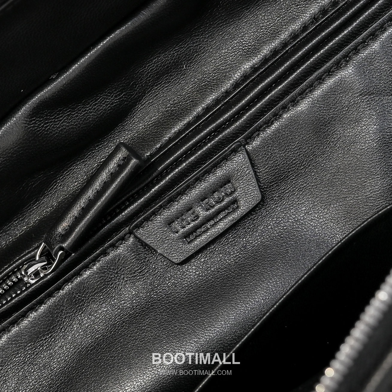 The Row Astra Calfskin Bowling Bag with Top Handle Detail 더로우 아스트라 카프스킨 탑핸들 보울링 숄더백 30cm 7