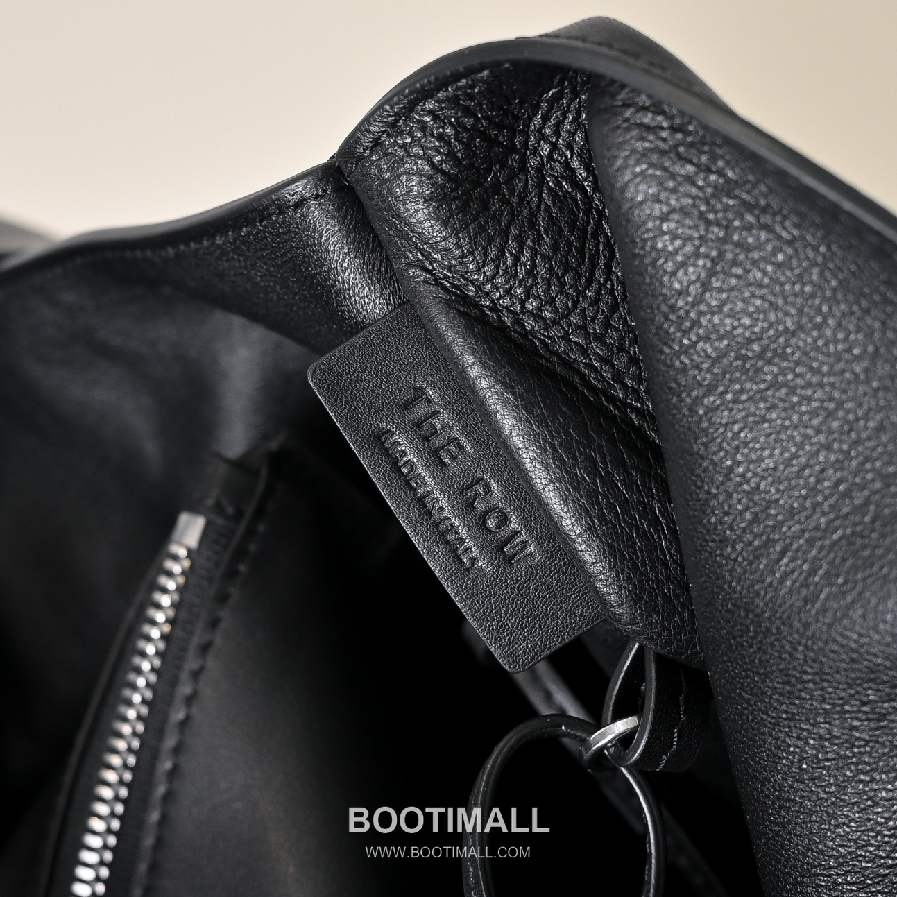 The Row Bindle Stitch Saddle Calfskin Hobo Bag with Seam Detail 더로우 바인들 스티치 새들 카프스킨 심 디테일 호보백 61cm 8