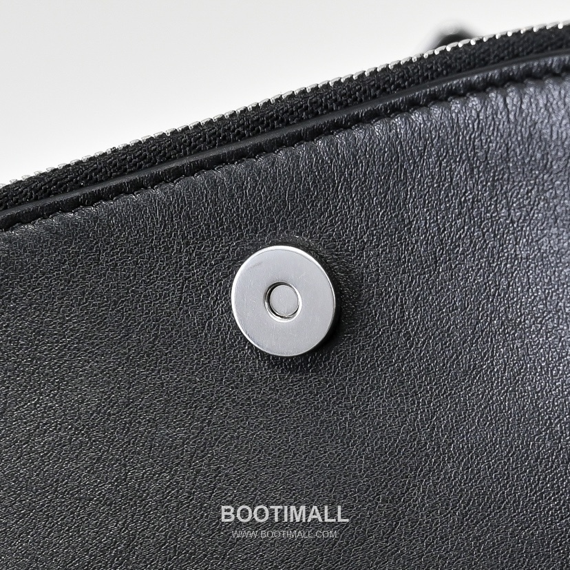 The Row Harper Saddle Calfskin Backpack with Double Layer Detail 더로우 하퍼 새들 카프스킨 더블 레이어 백팩 21cm 4