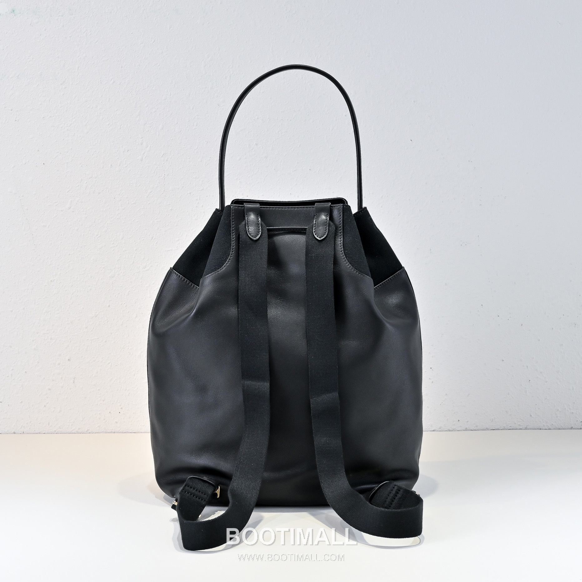 The Row Calfskin Backpack with Large Capacity Detail 더로우 카프스킨 라지 캐파시티 백팩 27cm 2