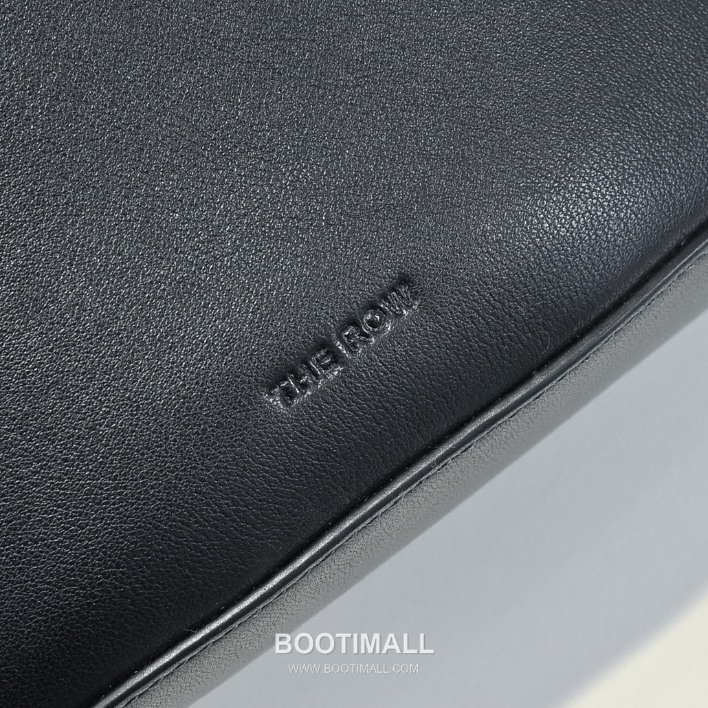 The Row Alger Calfskin Tote Bag with Curved Body and Long Handle Detail 더로우 알제르 카프스킨 커브드 바디 롱핸들 토트백 43cm 6