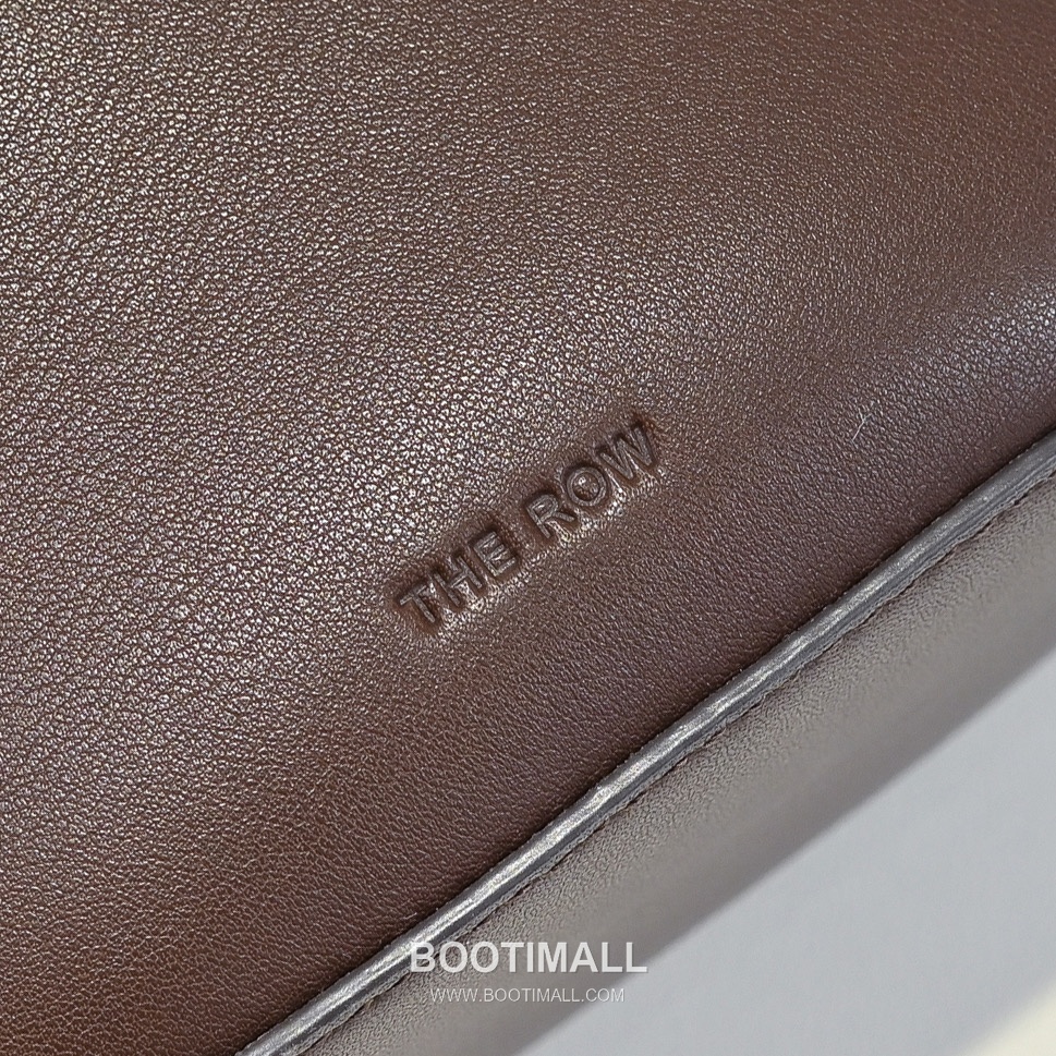 The Row Alger Calfskin Tote Bag with Curved Body and Long Handle Detail 더로우 알제르 카프스킨 커브드 바디 롱핸들 토트백 43cm 5