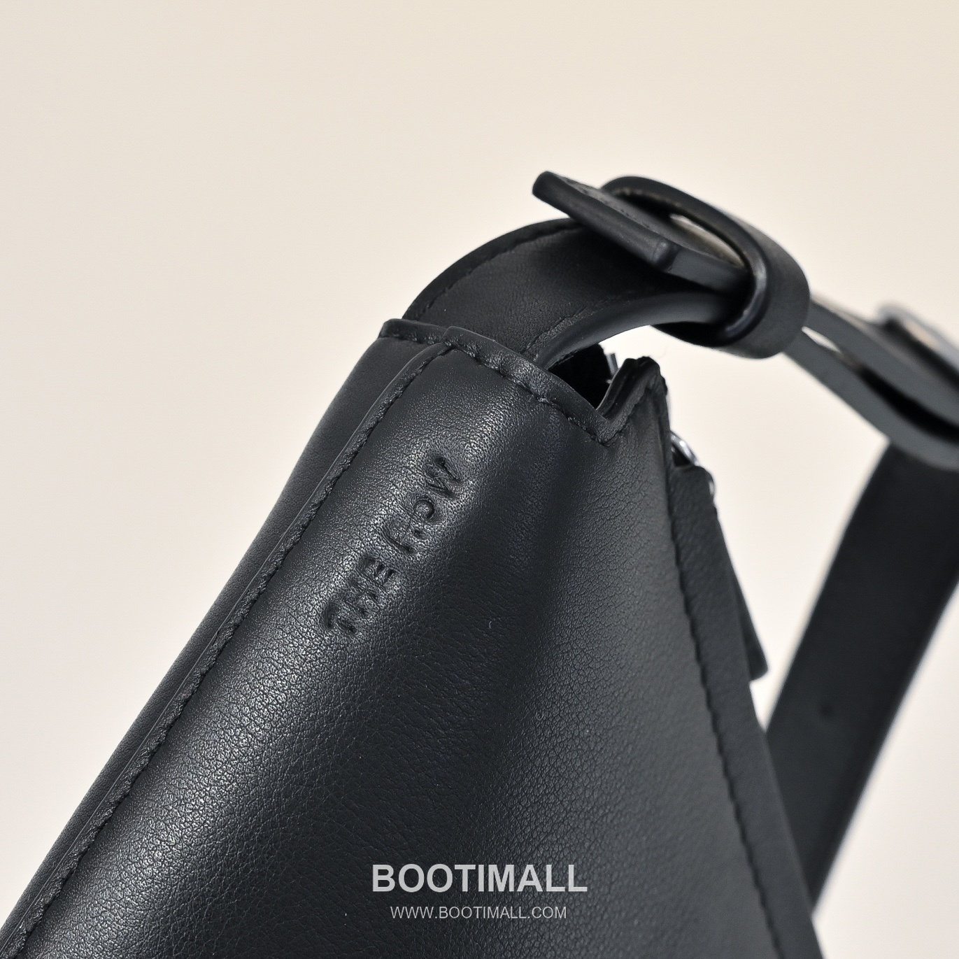 The Row Jouvette Calfskin Half Moon Crossbody Bag with Zip Closure Detail 더로우 주베트 카프스킨 하프문 지퍼 크로스백 36cm 6