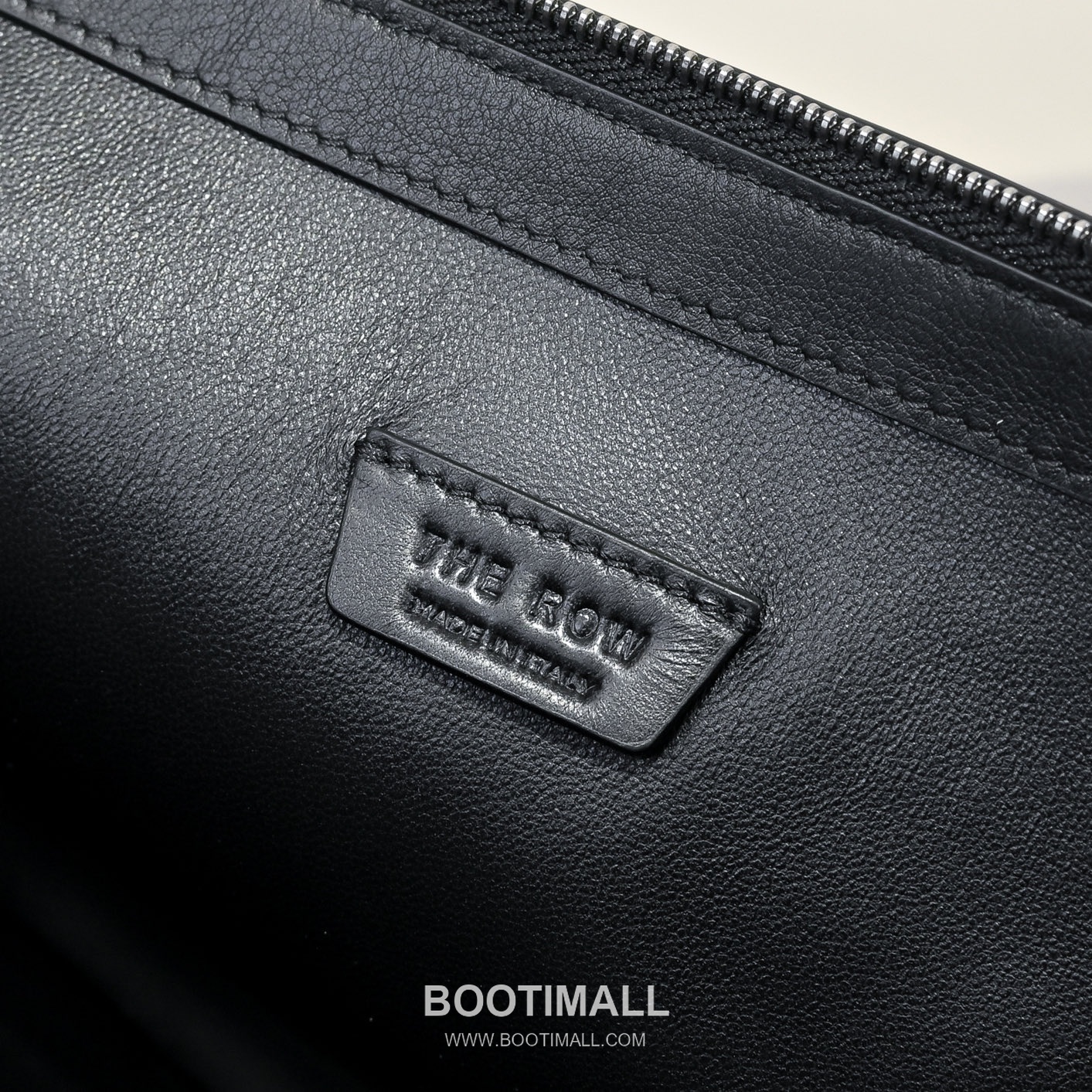 The Row Jouvette Calfskin Half Moon Crossbody Bag with Zip Closure Detail 더로우 주베트 카프스킨 하프문 지퍼 크로스백 36cm 8