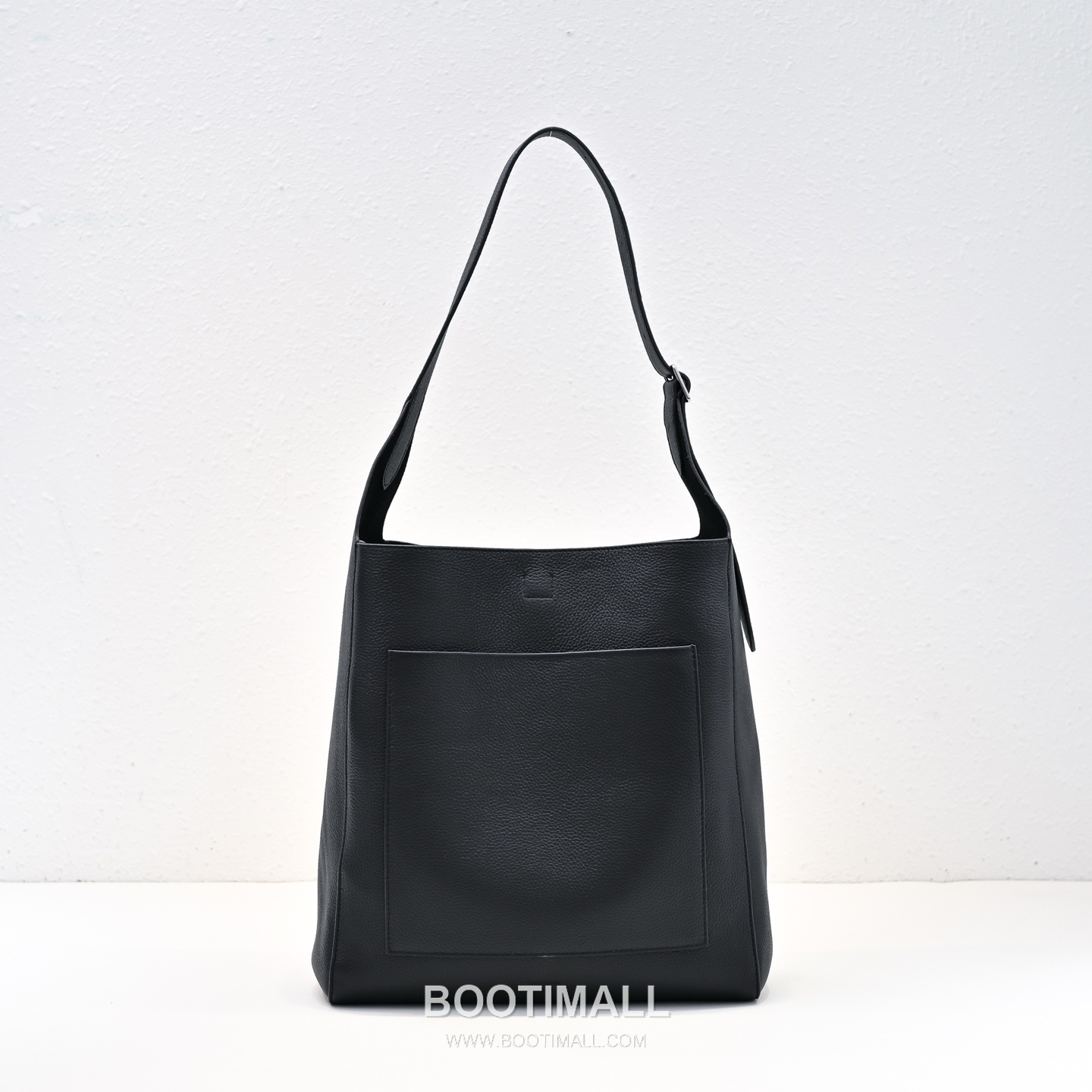 The Row Blake Pebbled Calfskin Hobo Bag with Side Pocket Detail 더로우 블레이크 페블드 카프스킨 사이드 포켓 호보백 31cm 2
