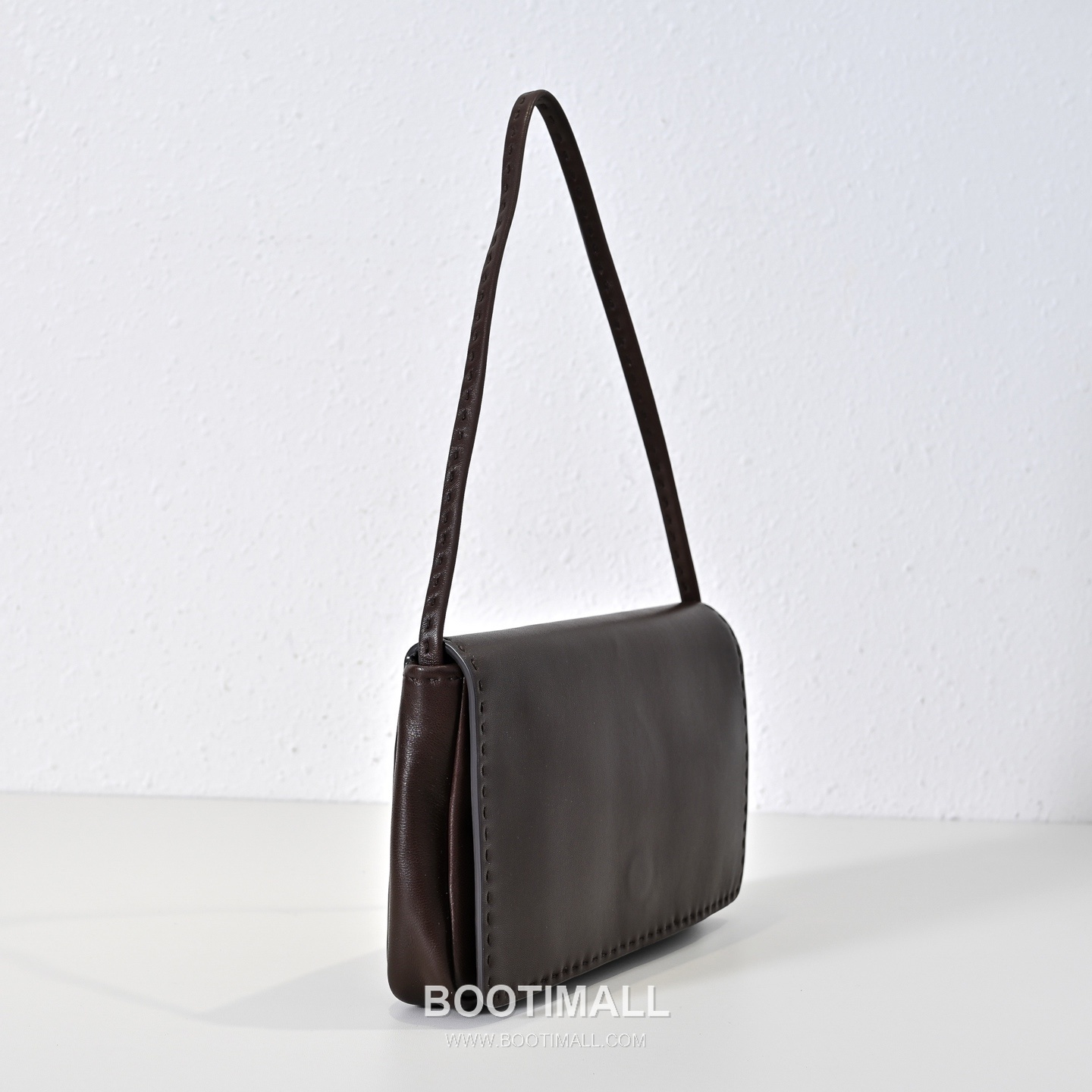 The Row Nuance Lambskin Tote Bag with External Stitch Detail 더로우 뉴앙스 램스킨 외부 스티치 토트백 29cm 2