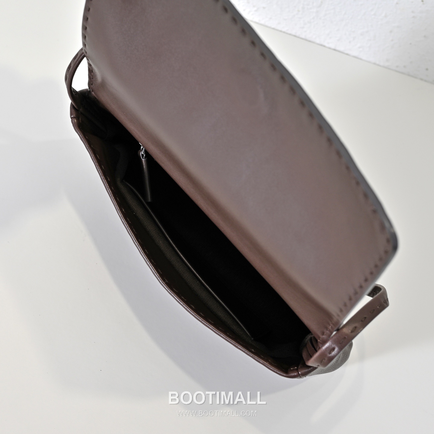 The Row Nuance Lambskin Tote Bag with External Stitch Detail 더로우 뉴앙스 램스킨 외부 스티치 토트백 29cm 8