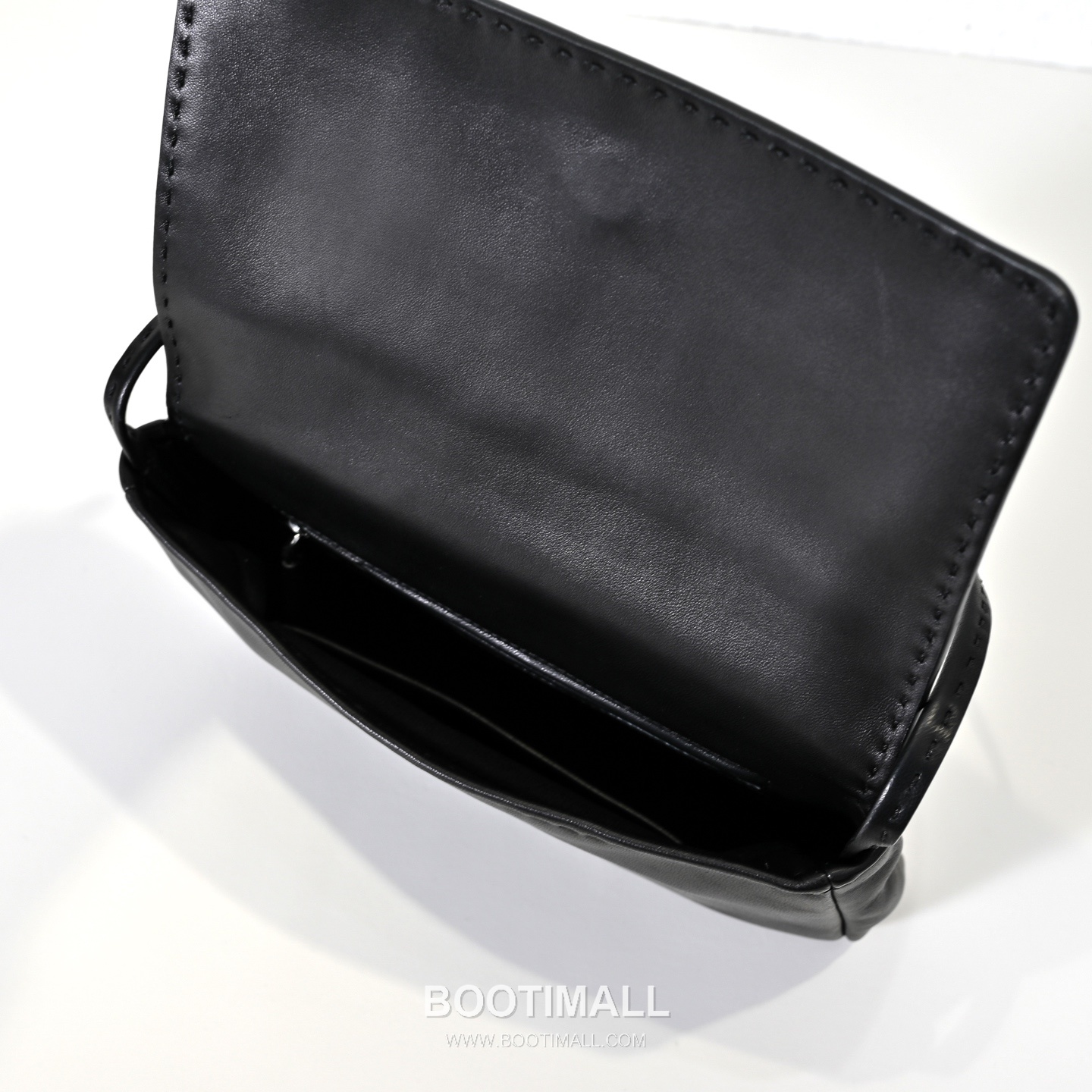 The Row Nuance Lambskin Tote Bag with External Stitch Detail 더로우 뉴앙스 램스킨 외부 스티치 토트백 29cm 8