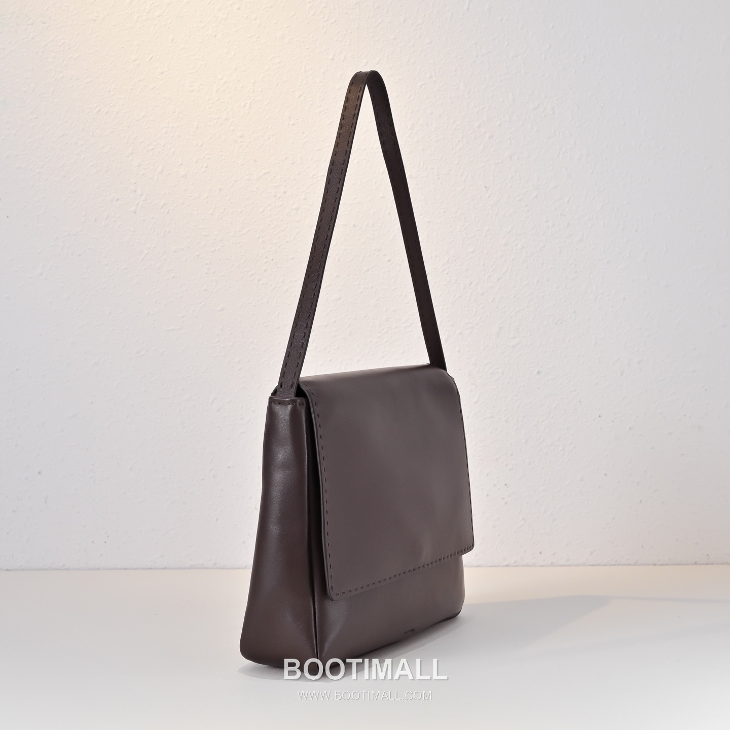 The Row Lambskin Tote Bag with Hand Stitch Detail 더로우 램스킨 핸드 스티치 토트백 29cm 3