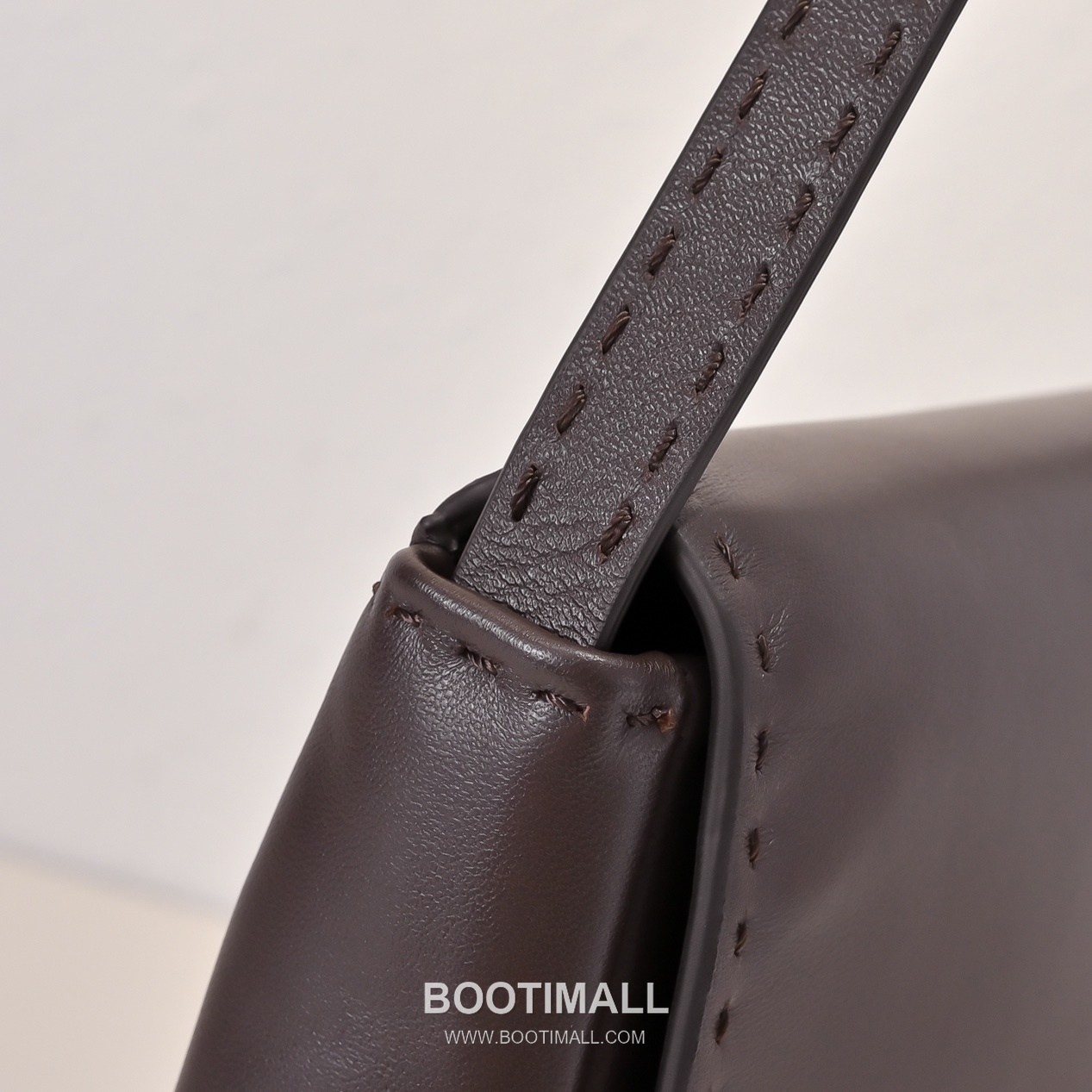 The Row Lambskin Tote Bag with Hand Stitch Detail 더로우 램스킨 핸드 스티치 토트백 29cm 7