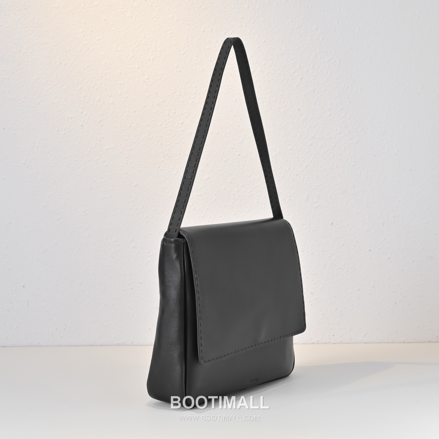 The Row Lambskin Tote Bag with Hand Stitch Detail 더로우 램스킨 핸드 스티치 토트백 29cm 3