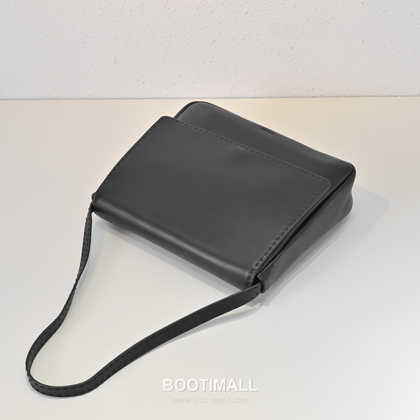 The Row Lambskin Tote Bag with Hand Stitch Detail 더로우 램스킨 핸드 스티치 토트백 29cm 6