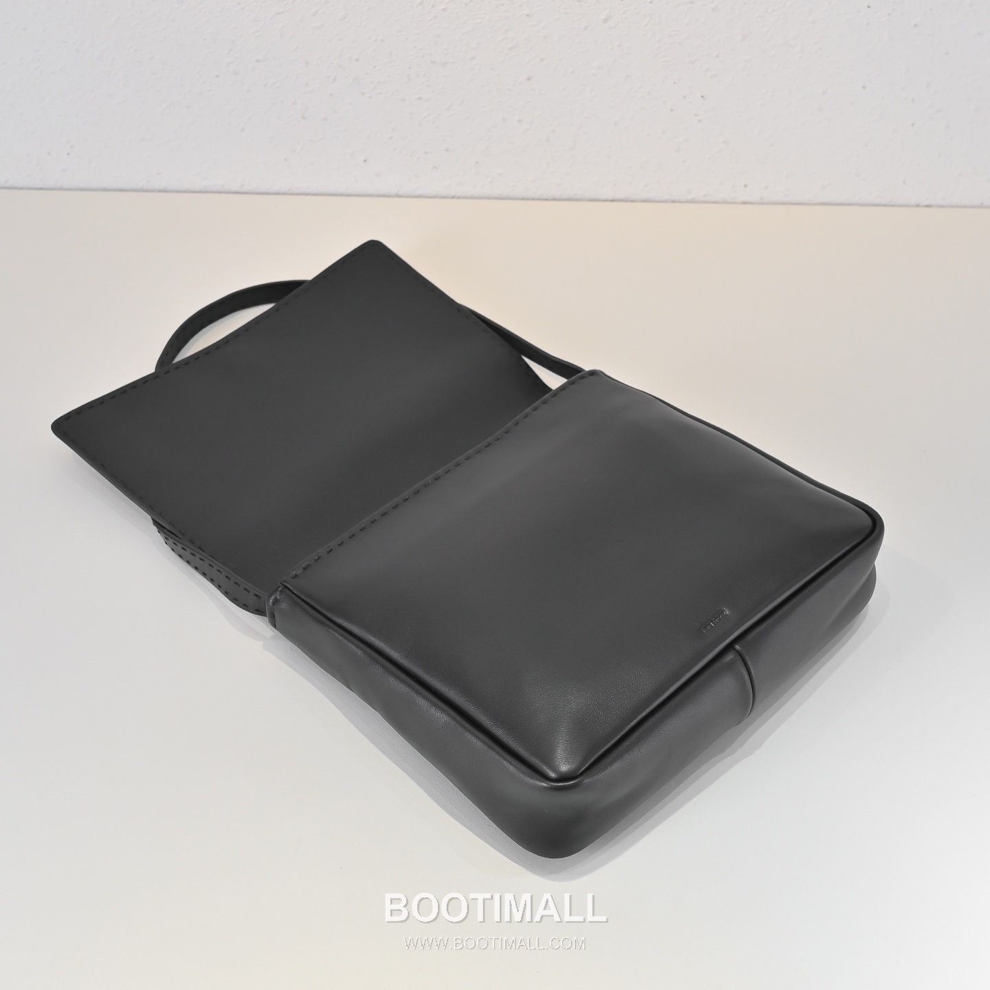 The Row Lambskin Tote Bag with Hand Stitch Detail 더로우 램스킨 핸드 스티치 토트백 29cm 7