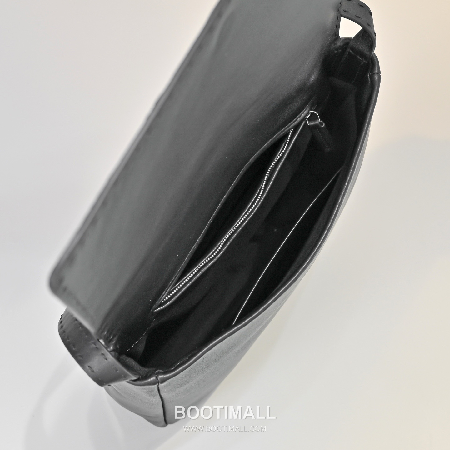 The Row Lambskin Tote Bag with Hand Stitch Detail 더로우 램스킨 핸드 스티치 토트백 29cm 8