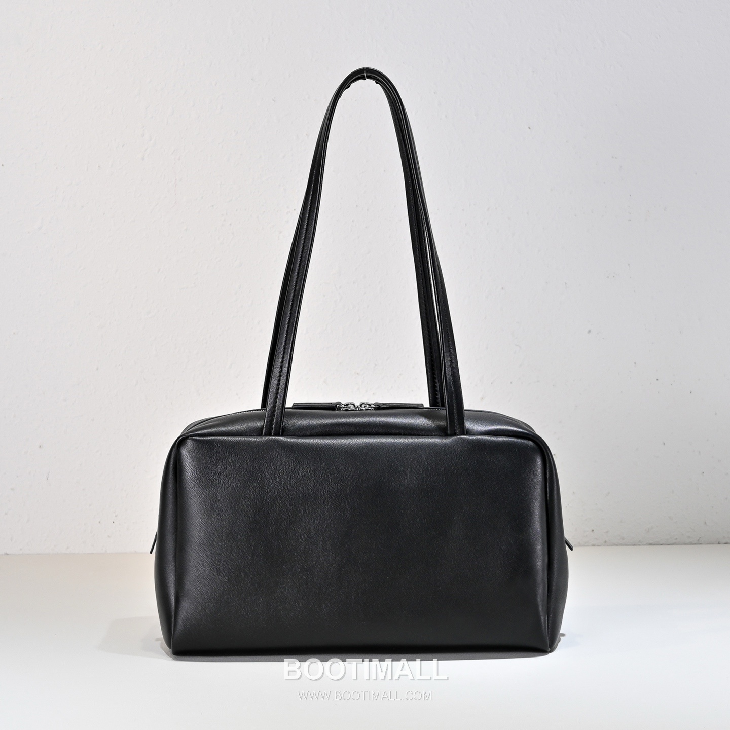 The Row Astra Lambskin Bowling Bag with Long Handle Detail 더로우 아스트라 램스킨 롱핸들 보울링 숄더백 30cm 1