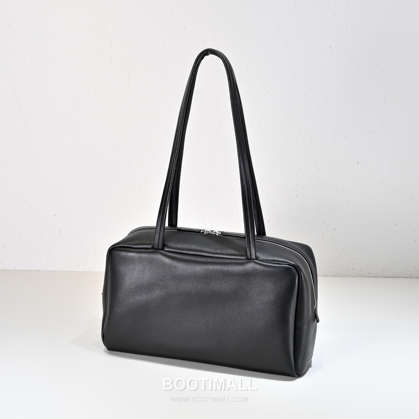 The Row Astra Lambskin Bowling Bag with Long Handle Detail 더로우 아스트라 램스킨 롱핸들 보울링 숄더백 30cm 3
