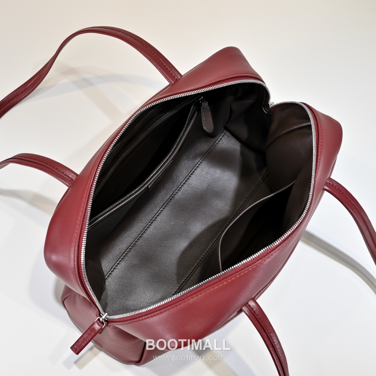 The Row Astra Lambskin Bowling Bag with Long Handle Detail 더로우 아스트라 램스킨 롱핸들 보울링 숄더백 30cm 5
