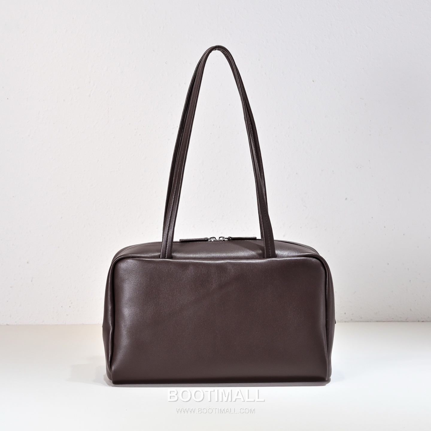 The Row Astra Lambskin Bowling Bag with Long Handle Detail 더로우 아스트라 램스킨 롱핸들 보울링 숄더백 30cm 1