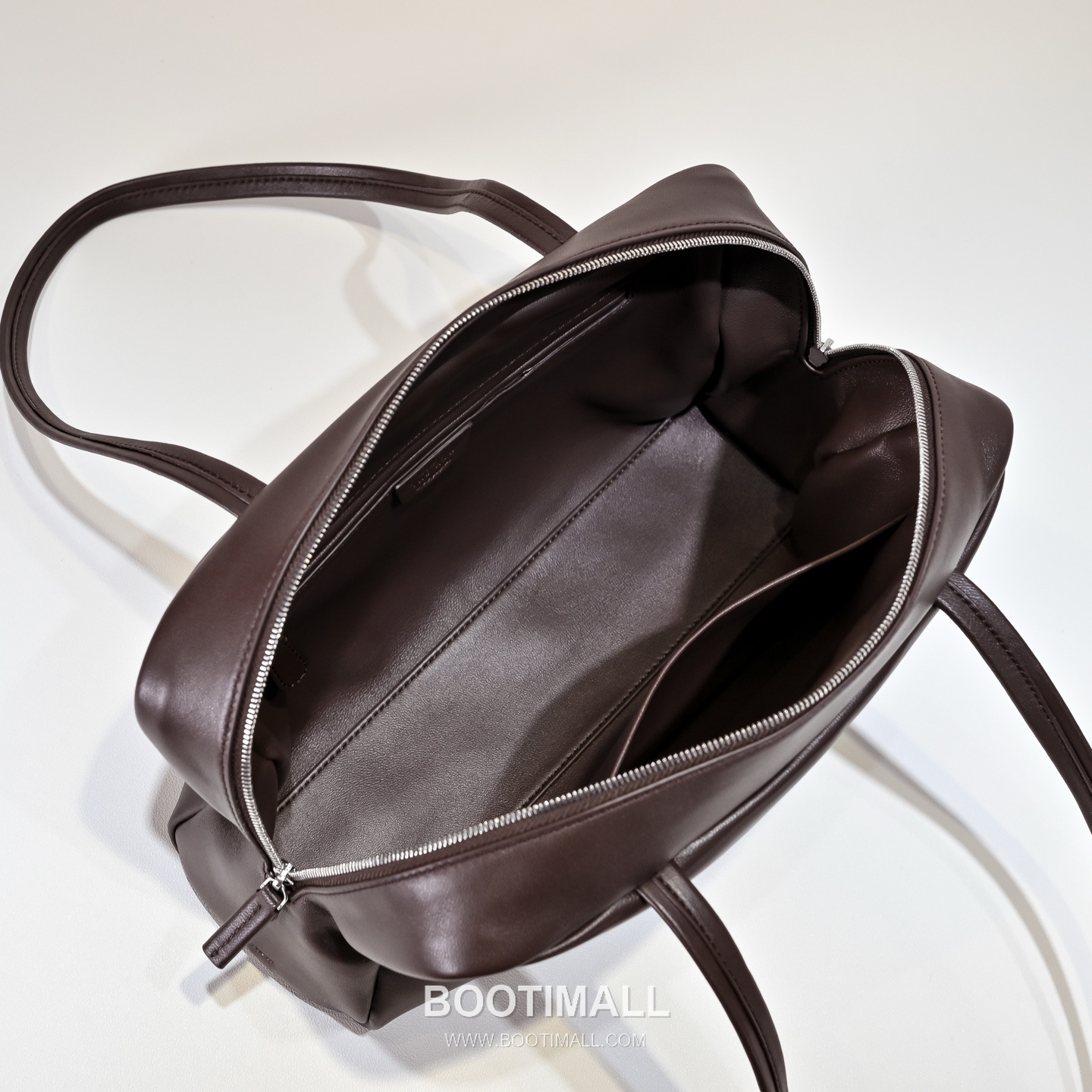 The Row Astra Lambskin Bowling Bag with Long Handle Detail 더로우 아스트라 램스킨 롱핸들 보울링 숄더백 30cm 7