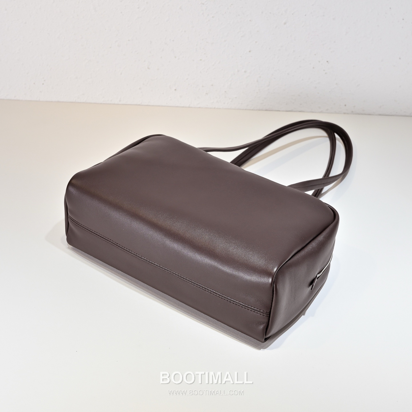 The Row Astra Lambskin Bowling Bag with Long Handle Detail 더로우 아스트라 램스킨 롱핸들 보울링 숄더백 30cm 9