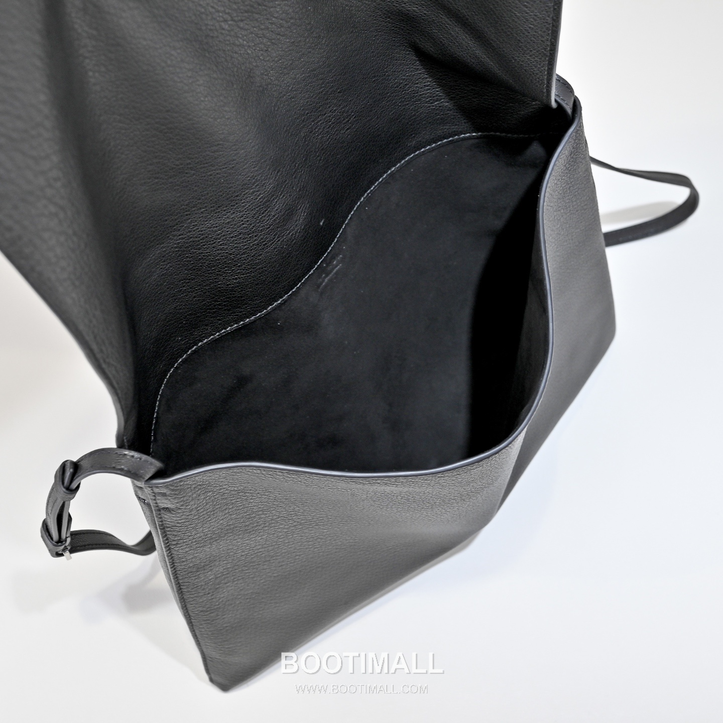 The Row Nan Lambskin Shoulder Bag with Flap Detail 더로우 난 램스킨 플랩 숄더 크로스백 31cm 6