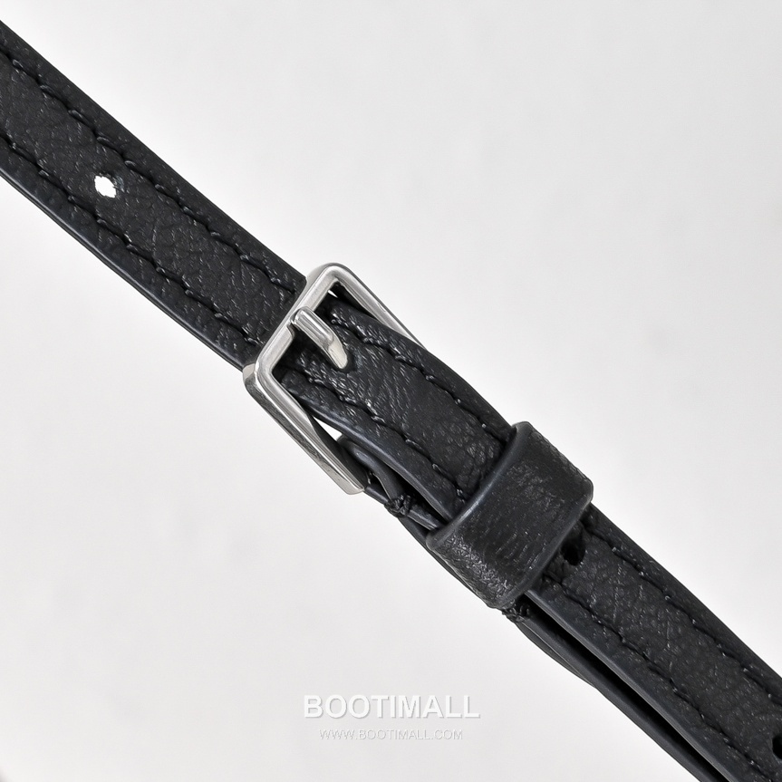 The Row Nan Lambskin Shoulder Bag with Flap Detail 더로우 난 램스킨 플랩 숄더 크로스백 31cm 9