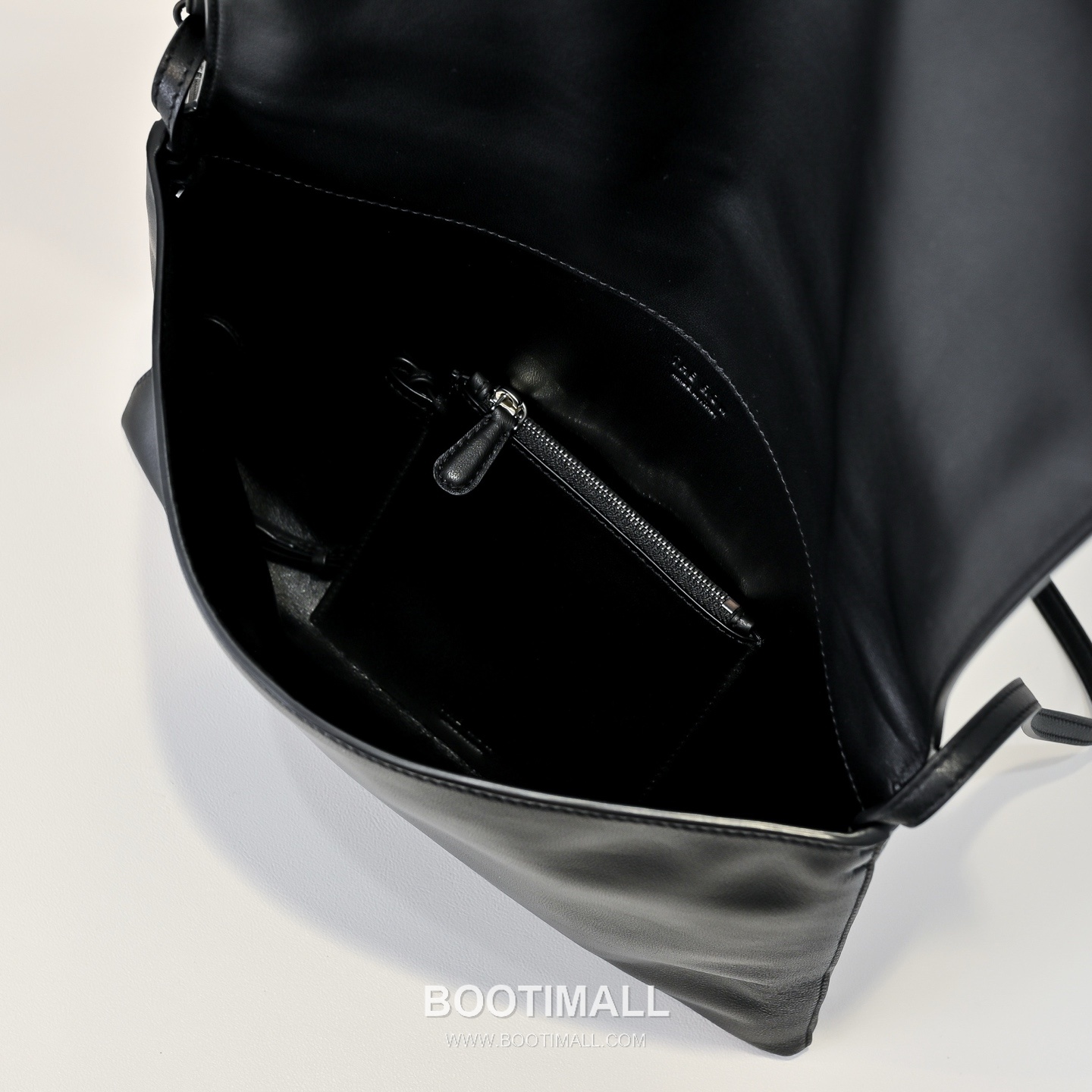 The Row Nan Lambskin Shoulder Bag with Flap Detail 더로우 난 램스킨 플랩 숄더 크로스백 31cm 4