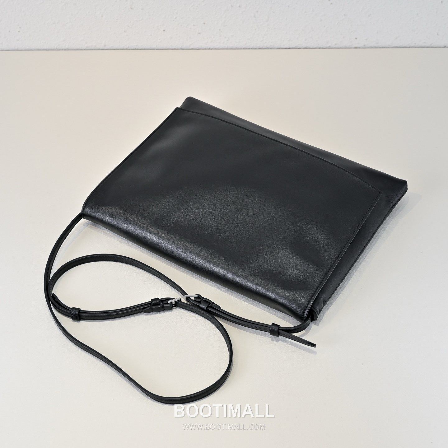 The Row Nan Lambskin Shoulder Bag with Flap Detail 더로우 난 램스킨 플랩 숄더 크로스백 31cm 6