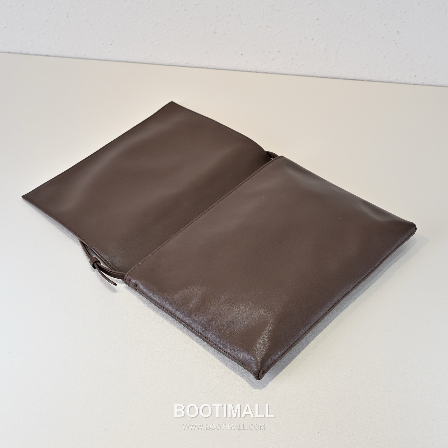 The Row Nan Lambskin Shoulder Bag with Flap Detail 더로우 난 램스킨 플랩 숄더 크로스백 31cm 5