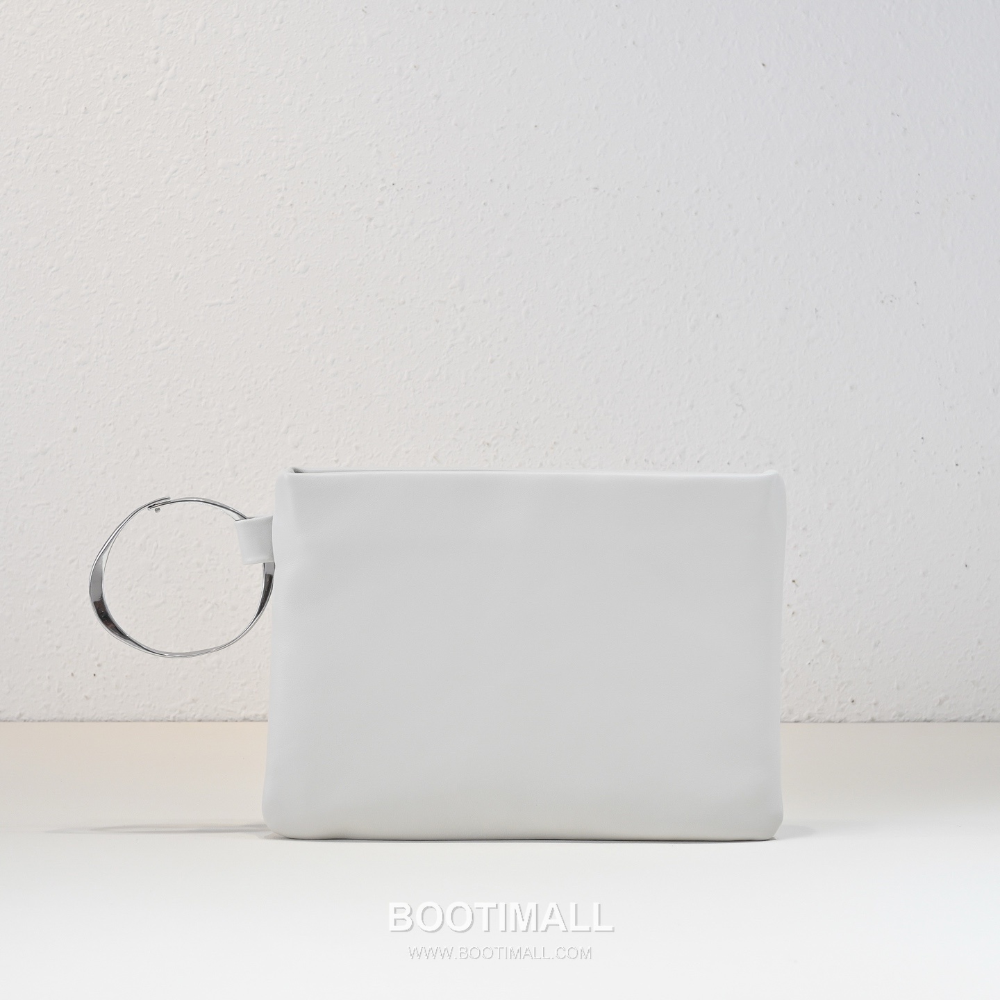 The Row Bracelet Lambskin Clutch Bag with Bangle Handle Detail 더로우 브레이슬릿 램스킨 뱅글 핸들 클러치백 24.5cm 8