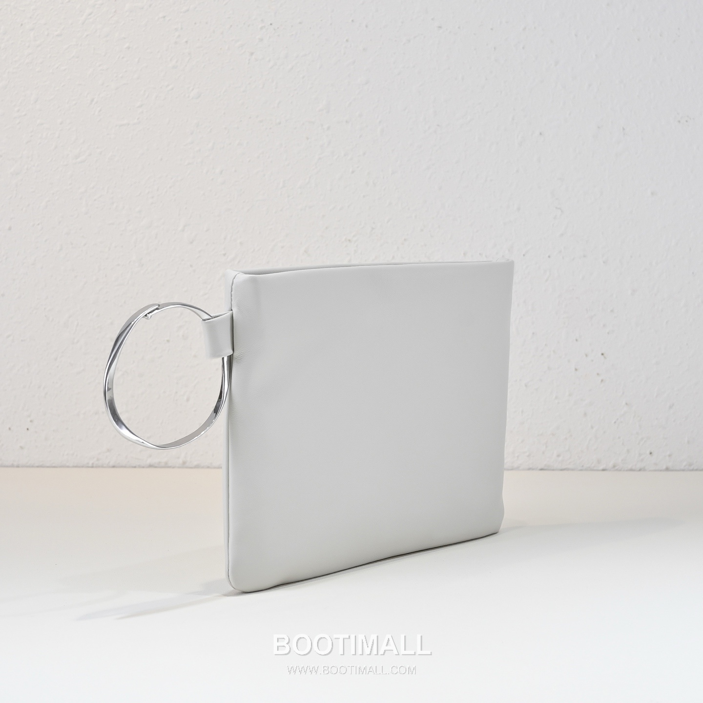 The Row Bracelet Lambskin Clutch Bag with Bangle Handle Detail 더로우 브레이슬릿 램스킨 뱅글 핸들 클러치백 24.5cm 9