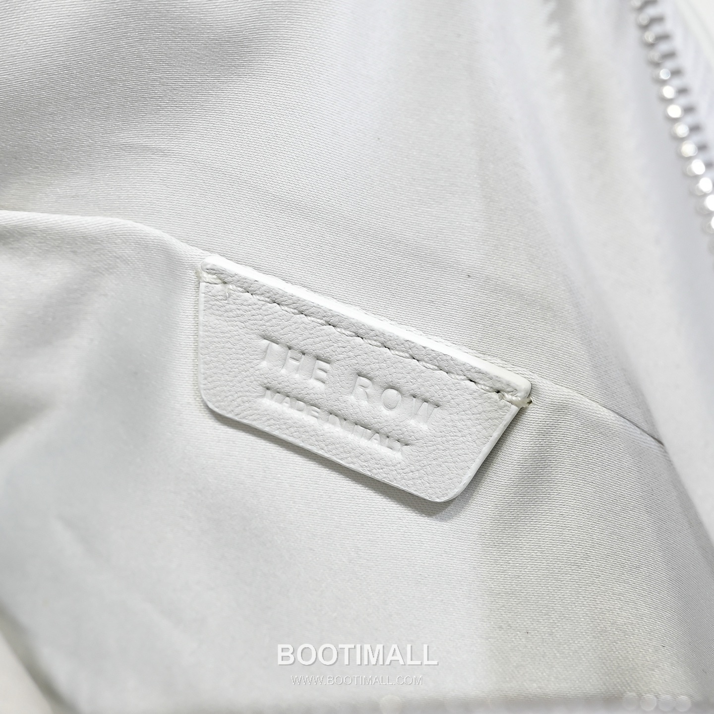 The Row Bracelet Lambskin Clutch Bag with Bangle Handle Detail 더로우 브레이슬릿 램스킨 뱅글 핸들 클러치백 18.5cm 9