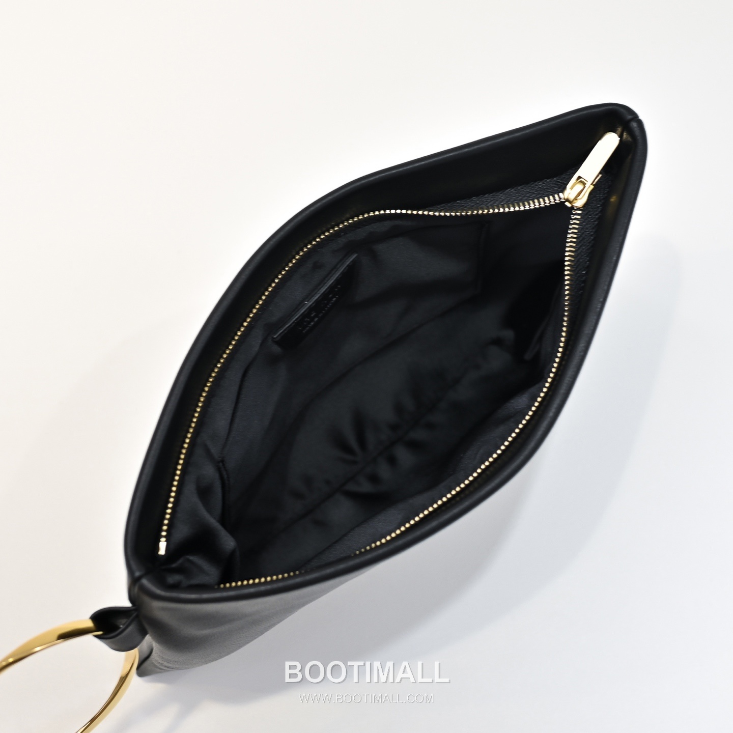 The Row Bracelet Lambskin Clutch Bag with Bangle Handle Detail 더로우 브레이슬릿 램스킨 뱅글 핸들 클러치백 24.5cm 3