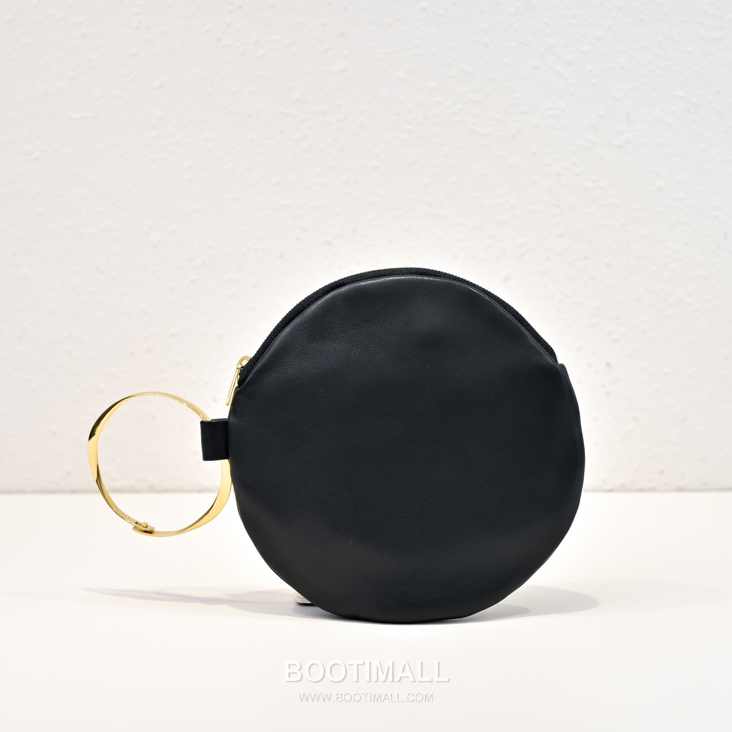 The Row Bracelet Lambskin Clutch Bag with Bangle Handle Detail 더로우 브레이슬릿 램스킨 뱅글 핸들 클러치백 18.5cm 1