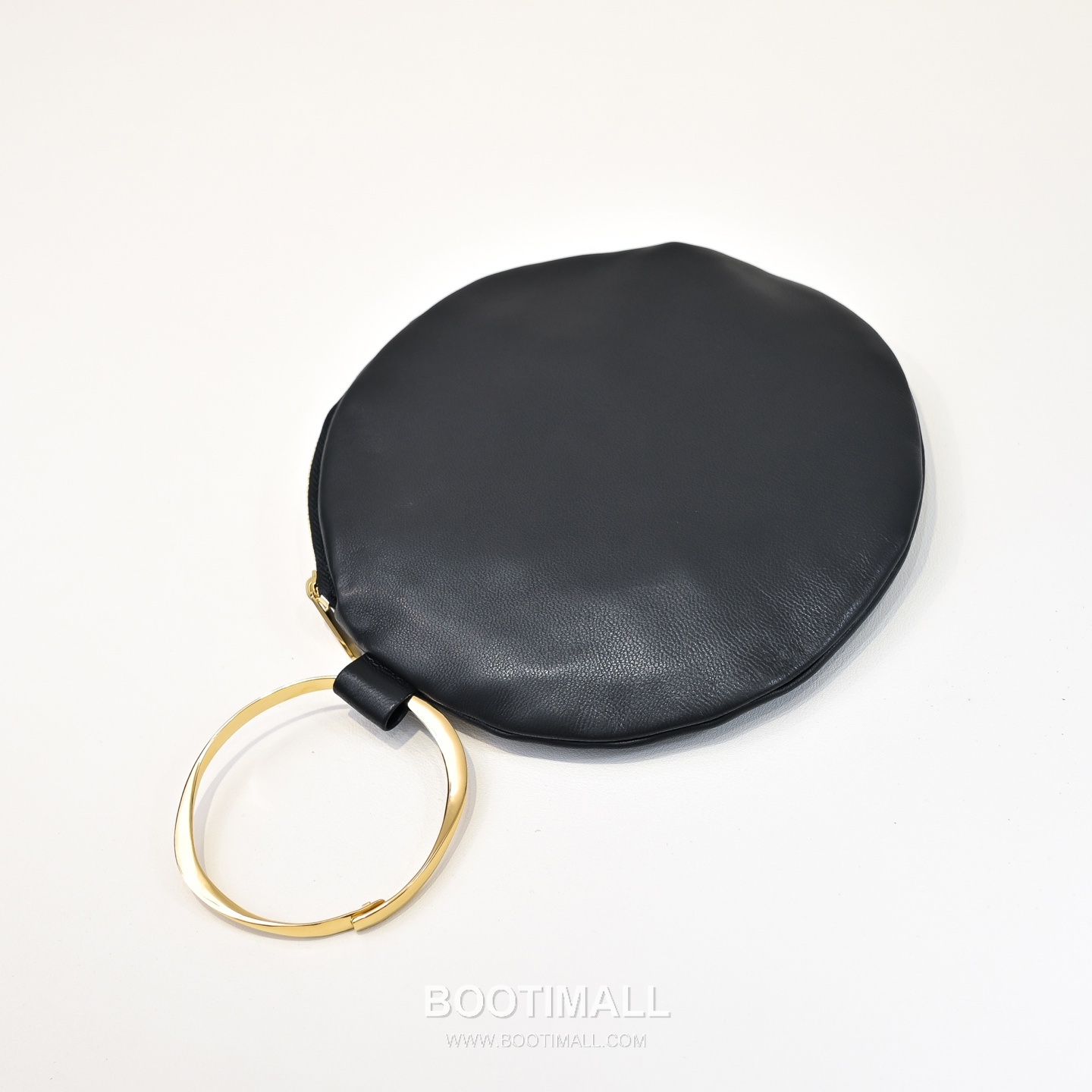 The Row Bracelet Lambskin Clutch Bag with Bangle Handle Detail 더로우 브레이슬릿 램스킨 뱅글 핸들 클러치백 18.5cm 3